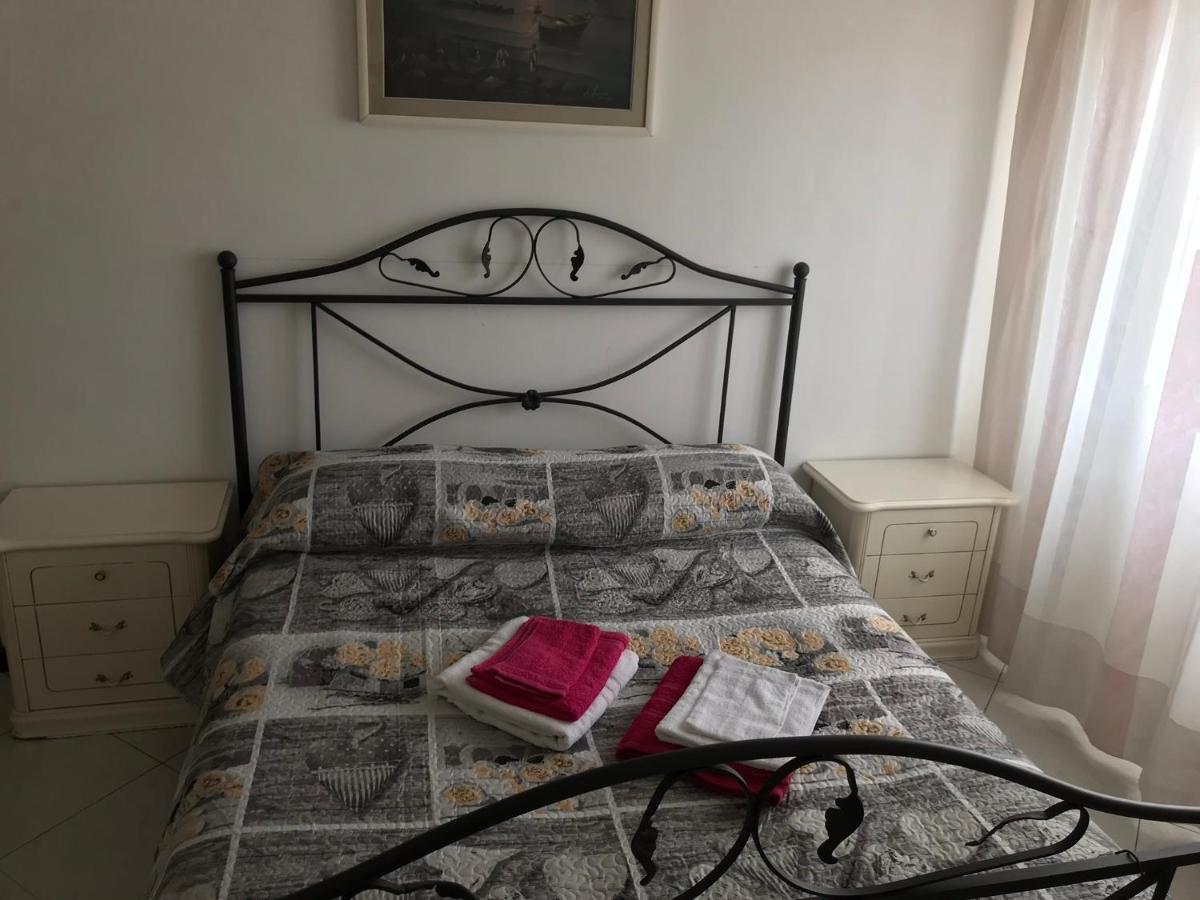 Neapolitan Rooms Экстерьер фото